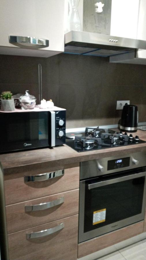 Sol'S M2 White Modern Apartments Тбилиси Экстерьер фото