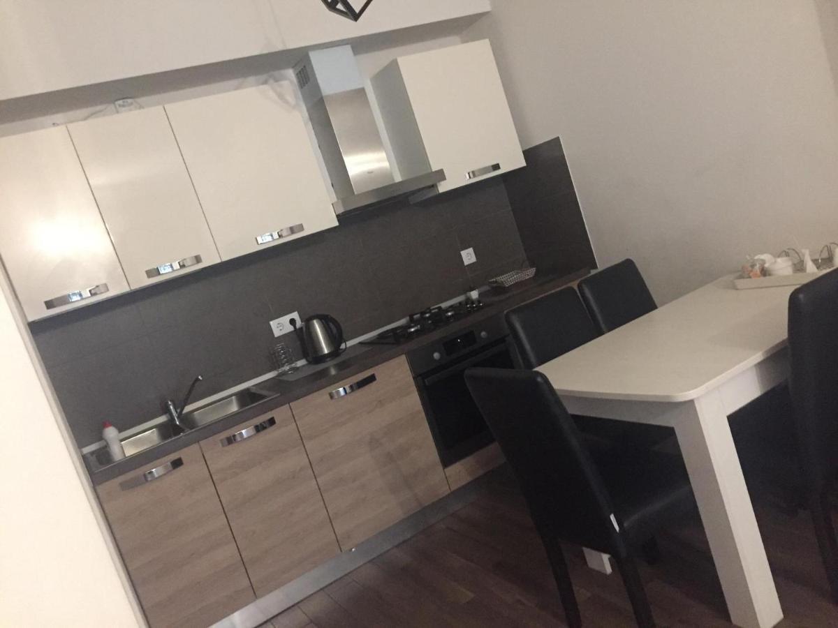 Sol'S M2 White Modern Apartments Тбилиси Экстерьер фото