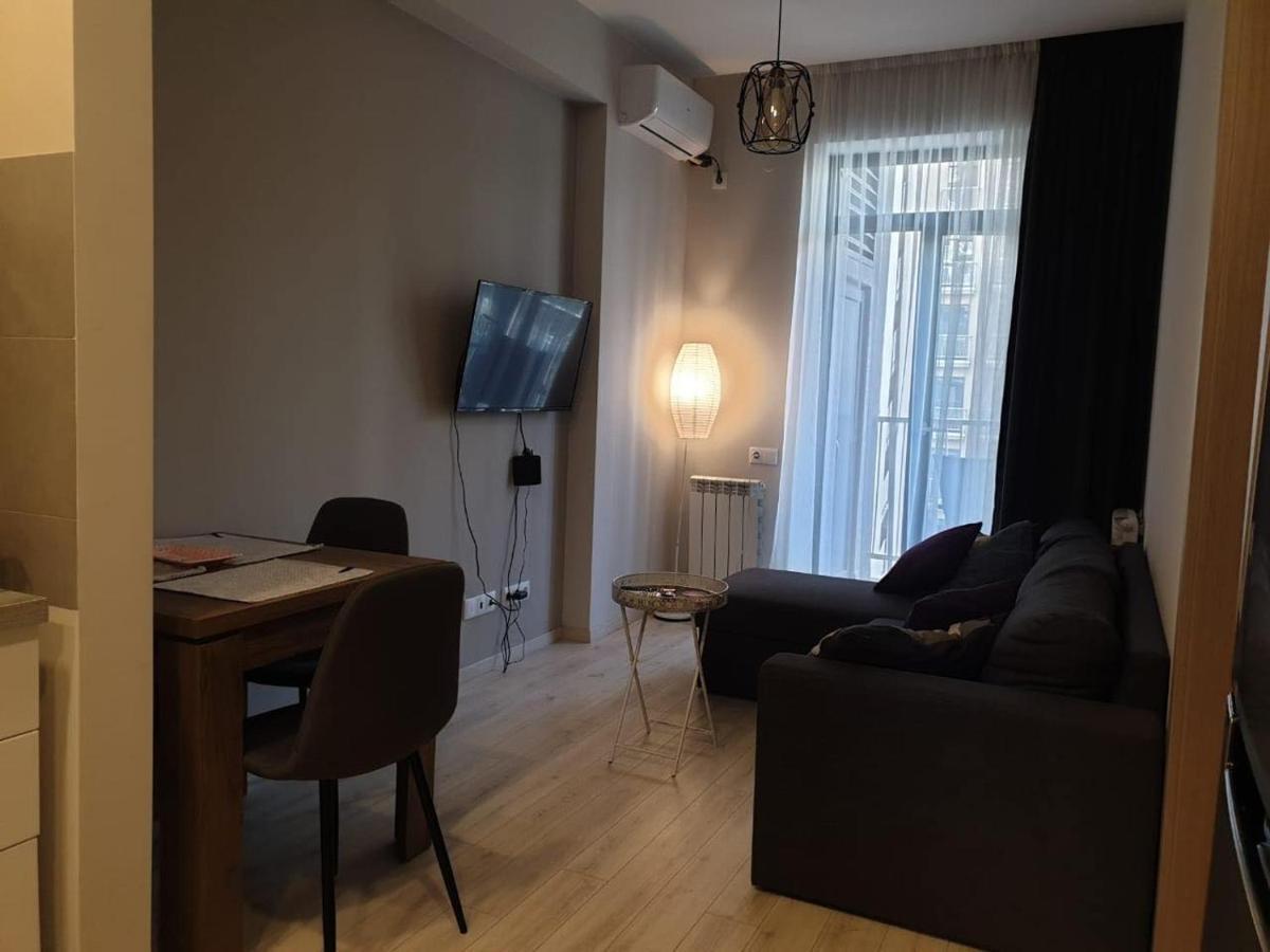 Sol'S M2 White Modern Apartments Тбилиси Экстерьер фото