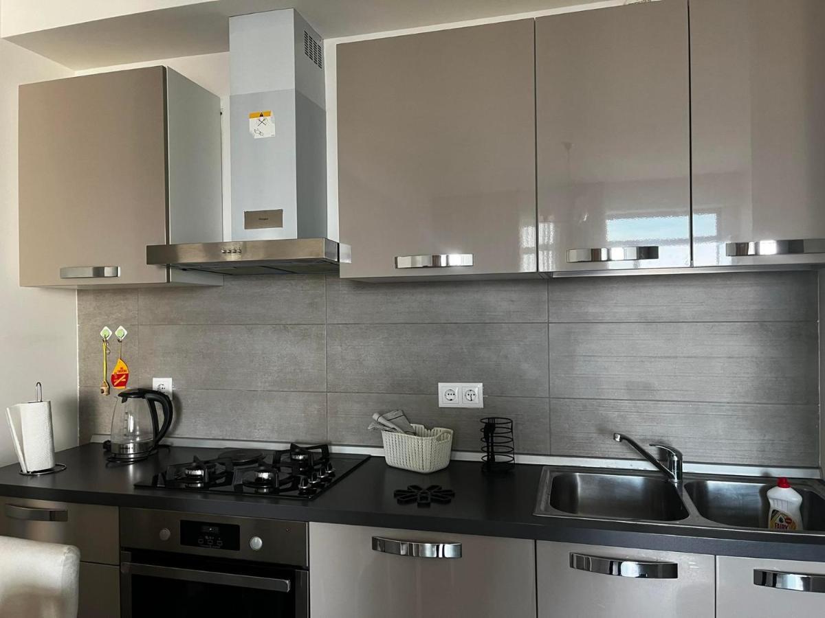 Sol'S M2 White Modern Apartments Тбилиси Экстерьер фото