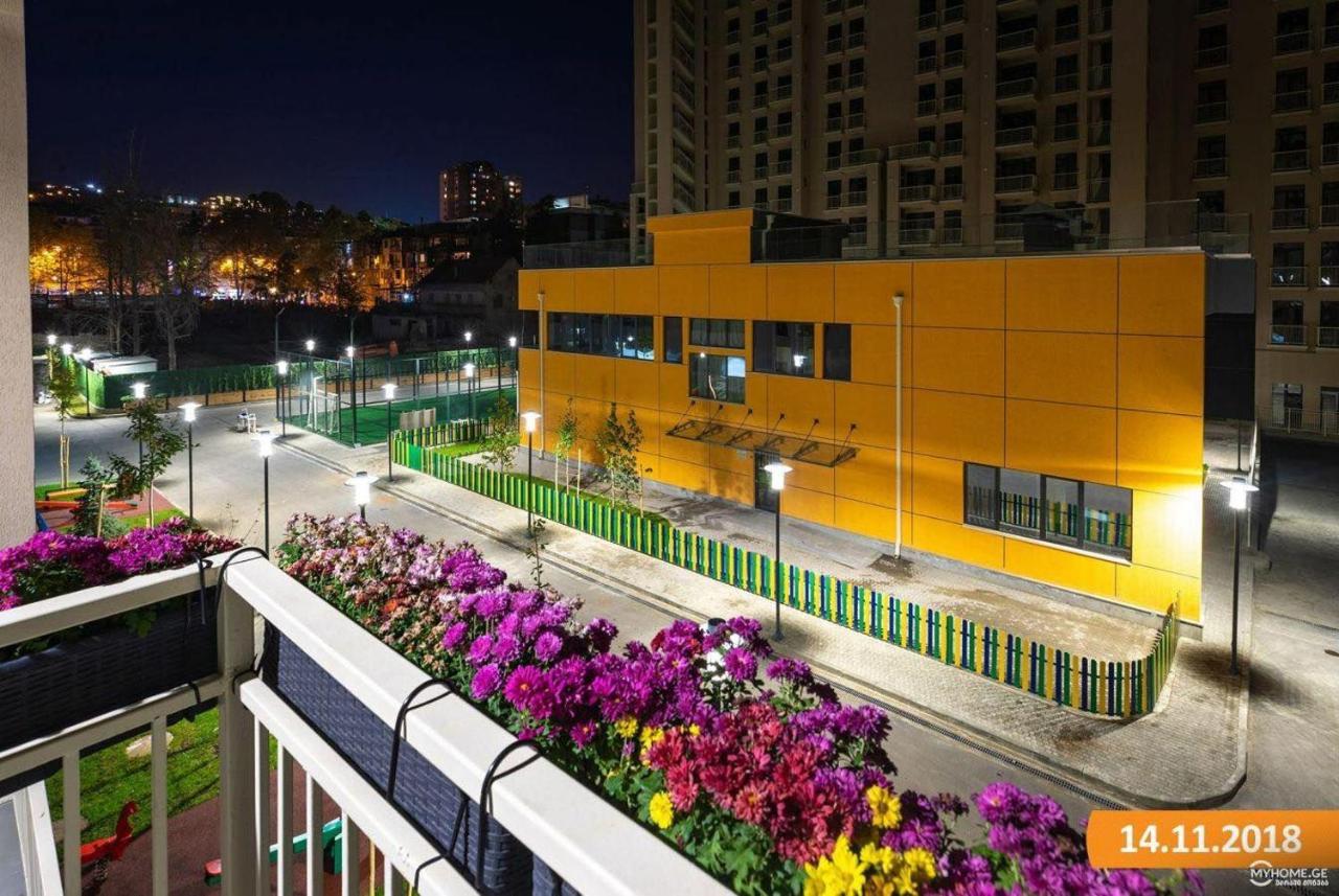 Sol'S M2 White Modern Apartments Тбилиси Экстерьер фото