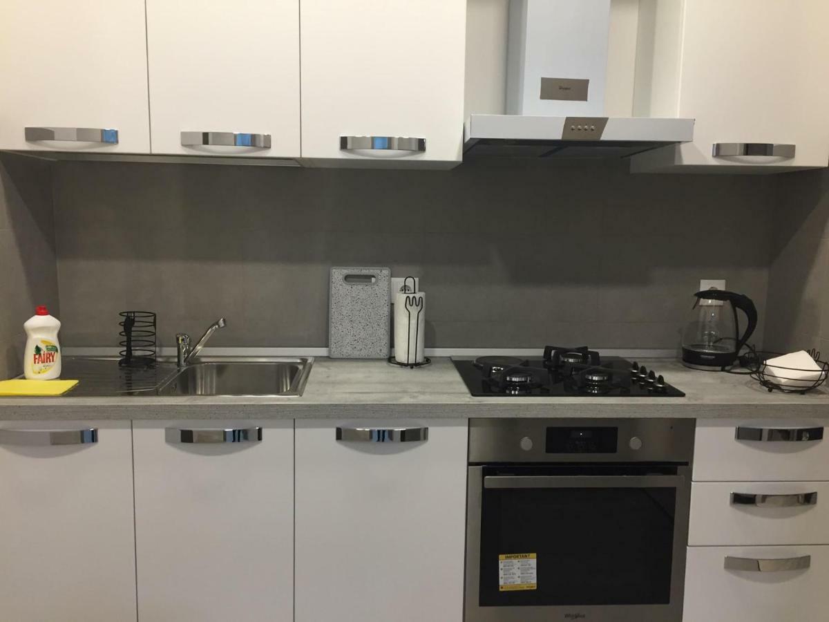 Sol'S M2 White Modern Apartments Тбилиси Экстерьер фото